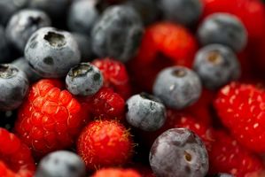 Kollross Schoenau_Beeren zum Selberpfluecken Foto: Alexander Sinn auf Unsplash