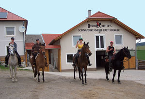 Bindreiters Schnapsrast mit Reiterinnen Bindreiters Schnapsrast Foto: Bindreiter